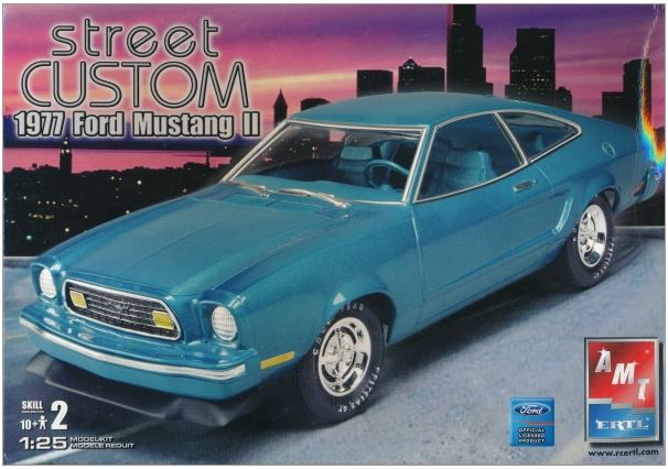 AMT 38276 - 1977 Ford Mustang II